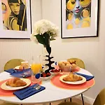 Chic Liberty Flat In Porta Venezia Center, Subway 1 Min, Ac, Wifi * Mailand