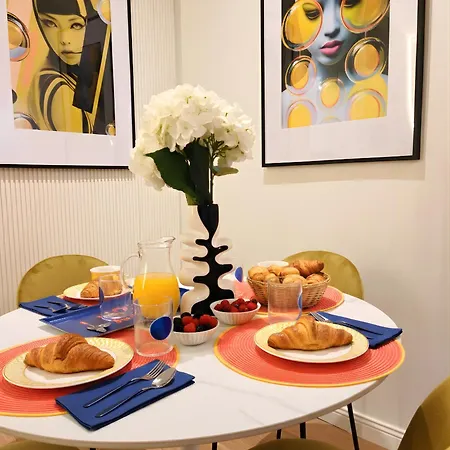 Chic Liberty Flat In Porta Venezia Center, Subway 1 Min, Ac, Wifi * Milano