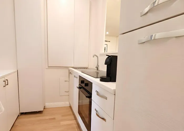 Modern Design In Porta Venezia Duomo With Ac And Wifi דירה *